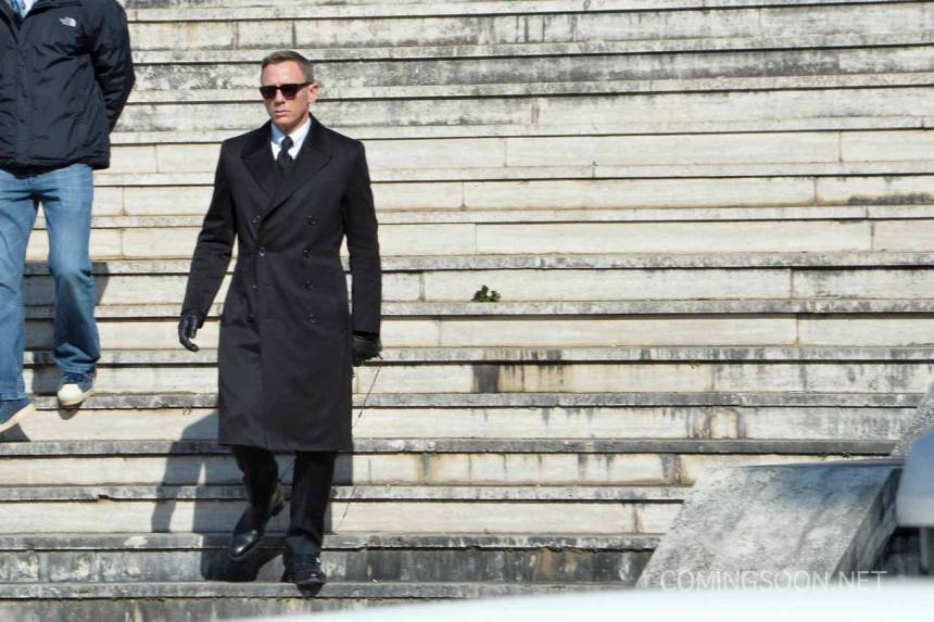 Daniel Craig and Monica Bellucci filming a scene for the new upcoming James Bond film 'Spectre' filming on day 1. Where: Rome, Italy When: 19 Feb 2015 Credit: IPA/WENN.com **Only available for publication in UK, USA, Germany, Austria, Switzerland**