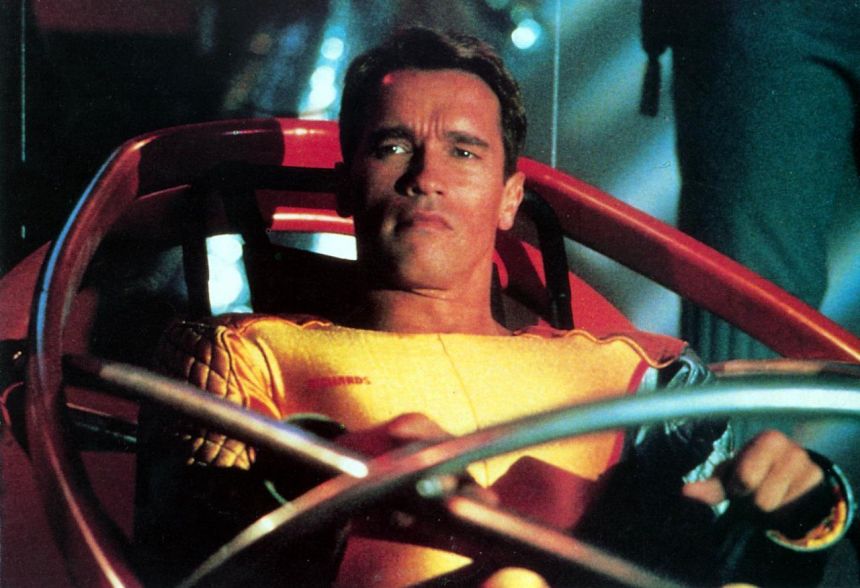 Arnold sarı taytlar içinde, bu fikir size itici geliyorsa filmden uzak durun.