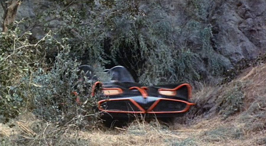 Batmobil, Batcave'den çıkıyor! (1966)